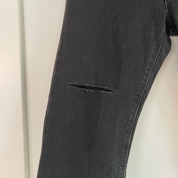 NWOT Levi’s Black Distressed 501 Straight Leg Jeans - 27x30 - Picture 3 of 8